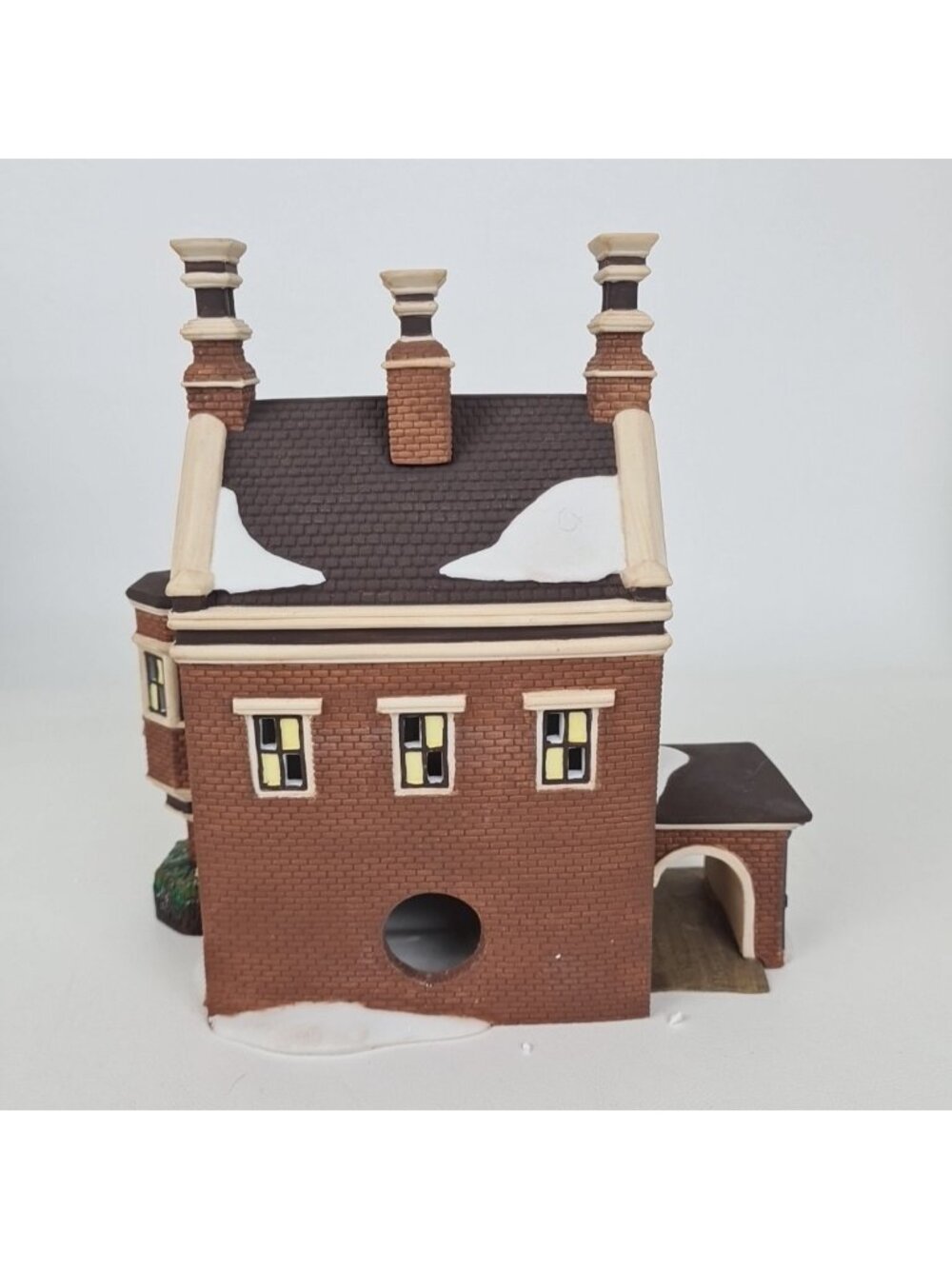 Department 56 Dursley Manor Dickens Heritage Christmas Village Series 58329 - Picture 5 of 9
